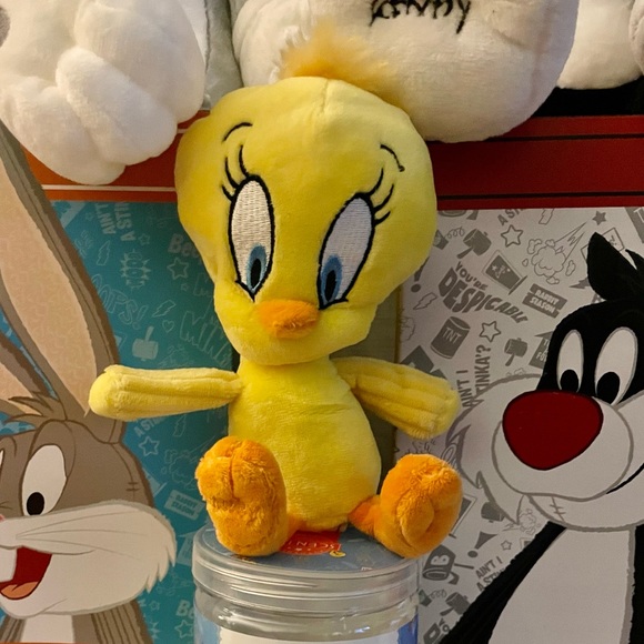 SCENTSY Buddy *NIB* Looney Tunes - Picture 7 of 7